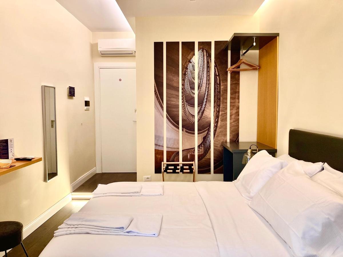 South Hands Luxury Rooms เนเปิลส์ ภายนอก รูปภาพ