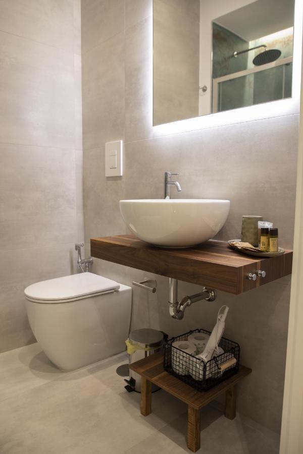 South Hands Luxury Rooms เนเปิลส์ ภายนอก รูปภาพ