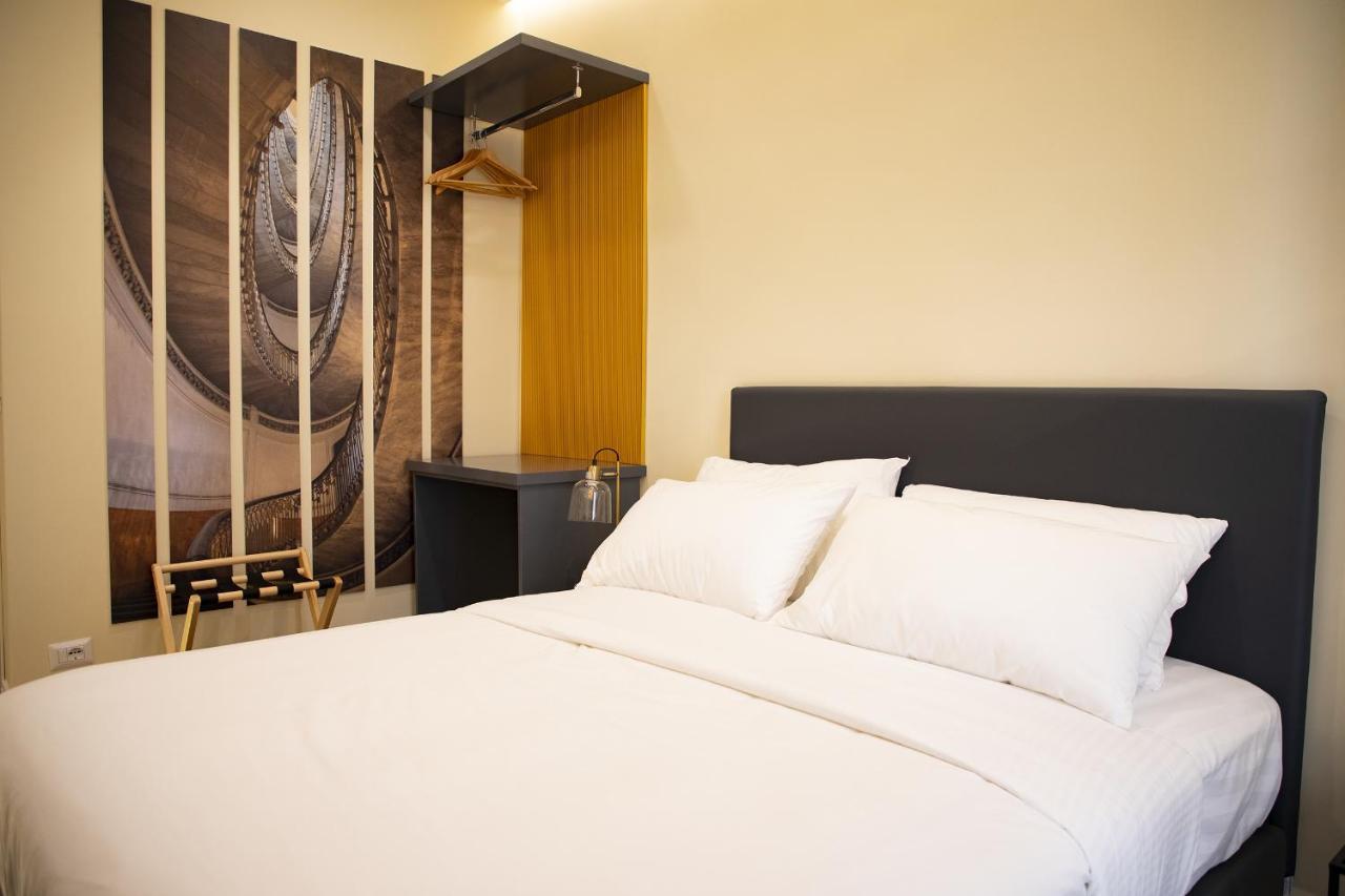 South Hands Luxury Rooms เนเปิลส์ ภายนอก รูปภาพ