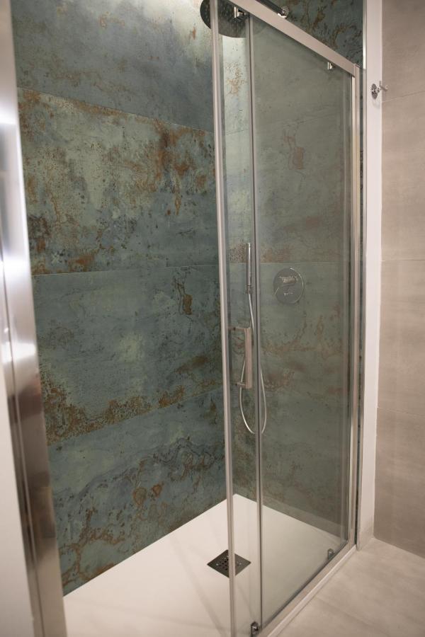 South Hands Luxury Rooms เนเปิลส์ ภายนอก รูปภาพ