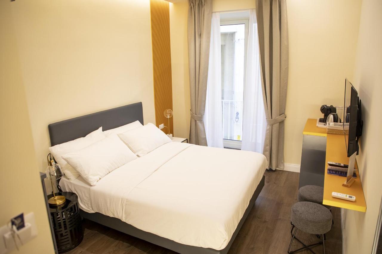 South Hands Luxury Rooms เนเปิลส์ ภายนอก รูปภาพ