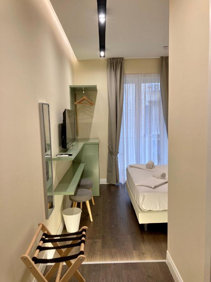 South Hands Luxury Rooms เนเปิลส์ ภายนอก รูปภาพ