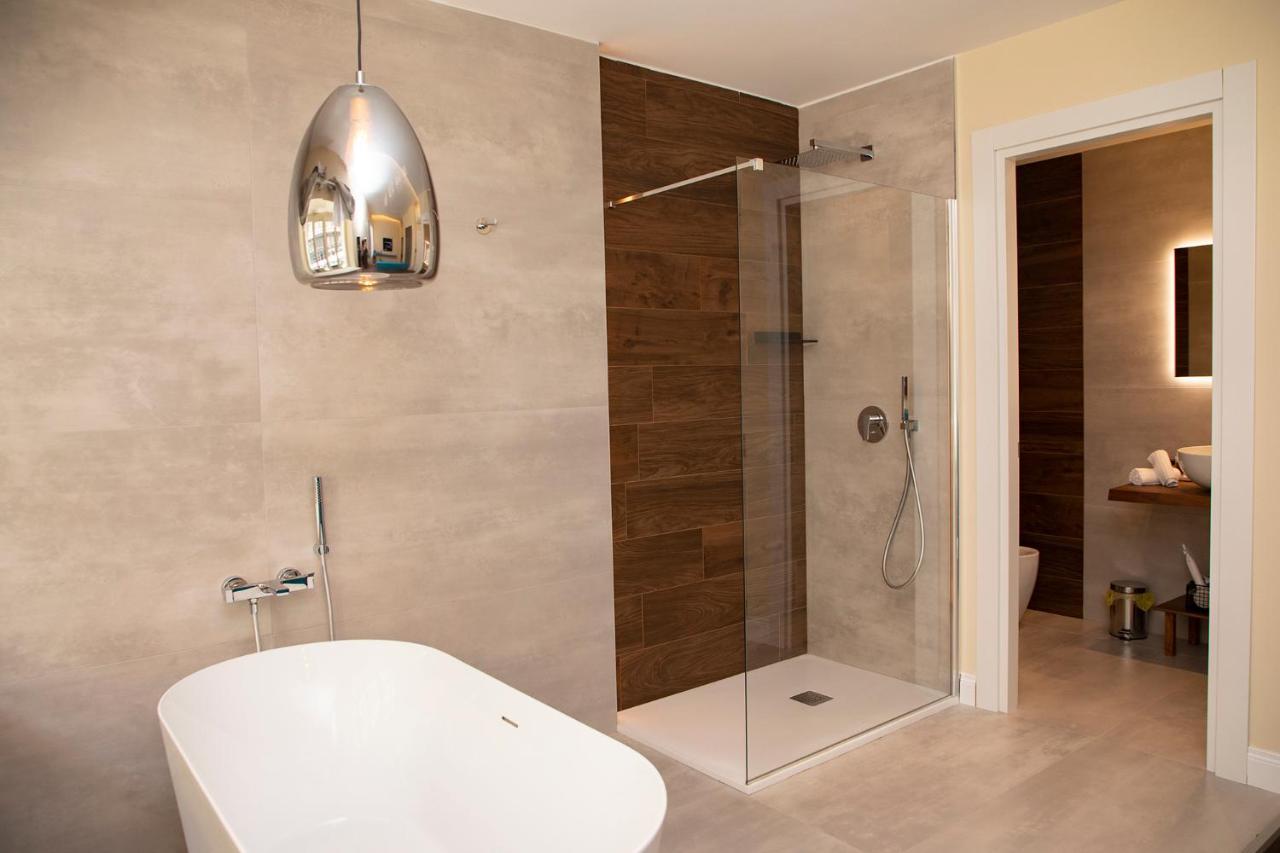 South Hands Luxury Rooms เนเปิลส์ ภายนอก รูปภาพ