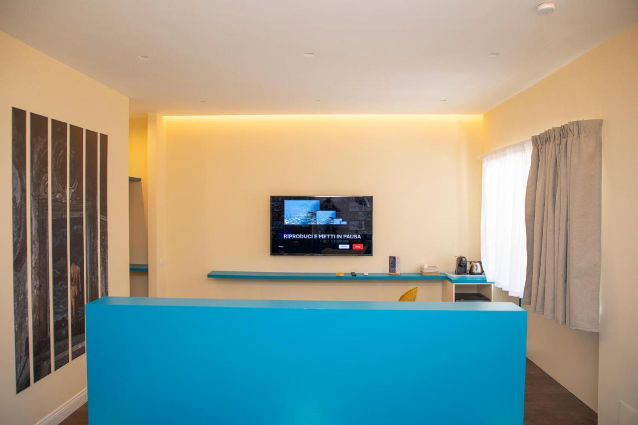 South Hands Luxury Rooms เนเปิลส์ ภายนอก รูปภาพ