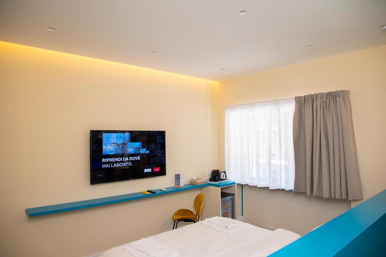 South Hands Luxury Rooms เนเปิลส์ ภายนอก รูปภาพ